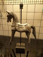 Houten paard, Ophalen