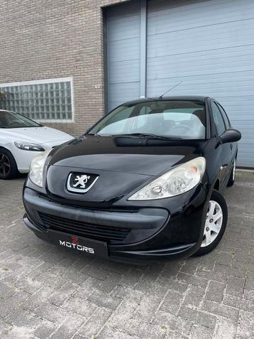 Peugeot 206+//2012//essence//121 000 km