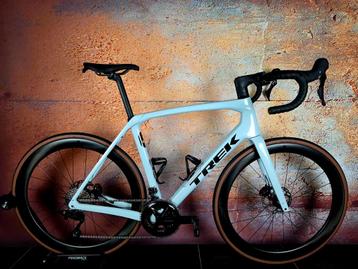 Trek Domane SL5 12sp*105*Maat 58*Model 2025 beschikbaar voor biedingen