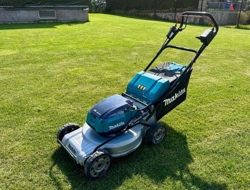 Makita DLM533 - 53cm - krachtige accu grasmaaier, Tuin en Terras, Grasmaaiers, Zo goed als nieuw, Accu-grasmaaier, 50 cm of meer