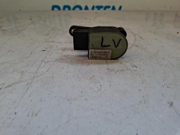 Hoogteregelaar vering Links-voor van een Audi A8 beschikbaar voor biedingen