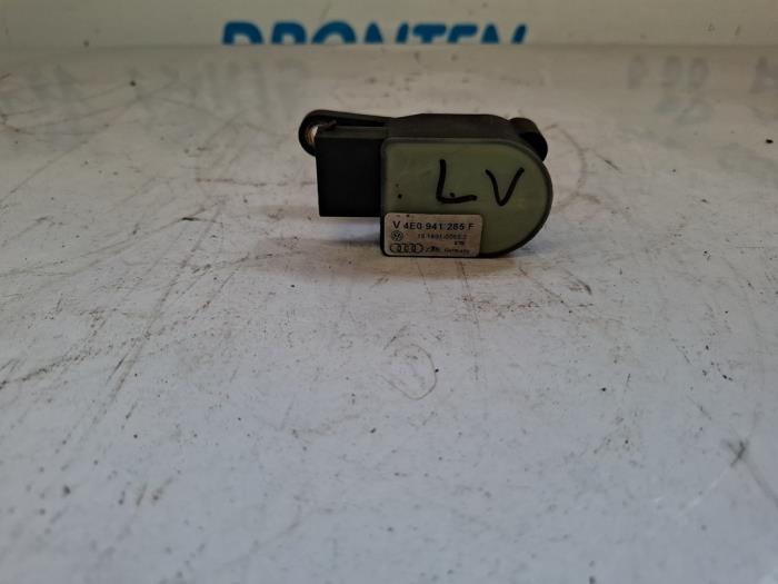 Hoogteregelaar vering Links-voor van een Audi A8, Auto-onderdelen, Ophanging en Onderstel, Audi, Gebruikt, 3 maanden garantie