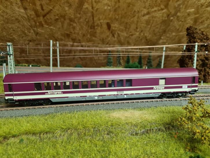 Märklin 43948 Fussbalfan wagen in okt, Hobby en Vrije tijd, Modeltreinen | H0, Zo goed als nieuw, Märklin, Ophalen of Verzenden