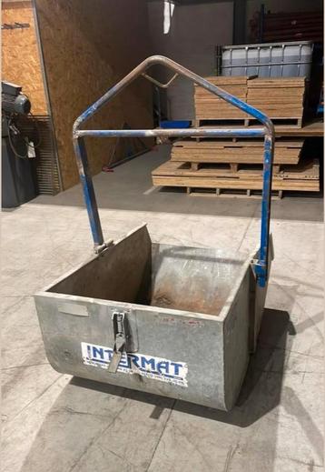 Automatische kipbak / puinbak beschikbaar voor biedingen