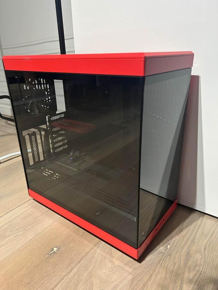 Hyte Y40, Computers en Software, Computerbehuizingen, Gebruikt, Ophalen