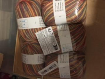 rood geel verloopwol 5bollen 100 gram beschikbaar voor biedingen