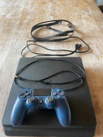 Ps4 met bakje en kabels, Ophalen, Zo goed als nieuw