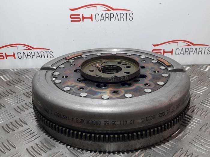 Volant moteur d'un Mercedes B-Klasse, Autos : Pièces & Accessoires, Moteurs & Accessoires, Mercedes-Benz, Utilisé, 3 mois de garantie