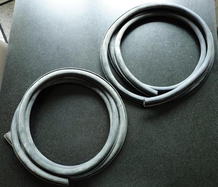 2 Nieuwe door rubbers Herald Vitesse, Auto-onderdelen, Interieur en Bekleding, Triumph, Ophalen of Verzenden