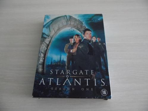 STARGATE ATLANTIS       SAISON 1, CD & DVD, DVD | TV & Séries télévisées, Comme neuf, Science-Fiction et Fantasy, Coffret, À partir de 16 ans