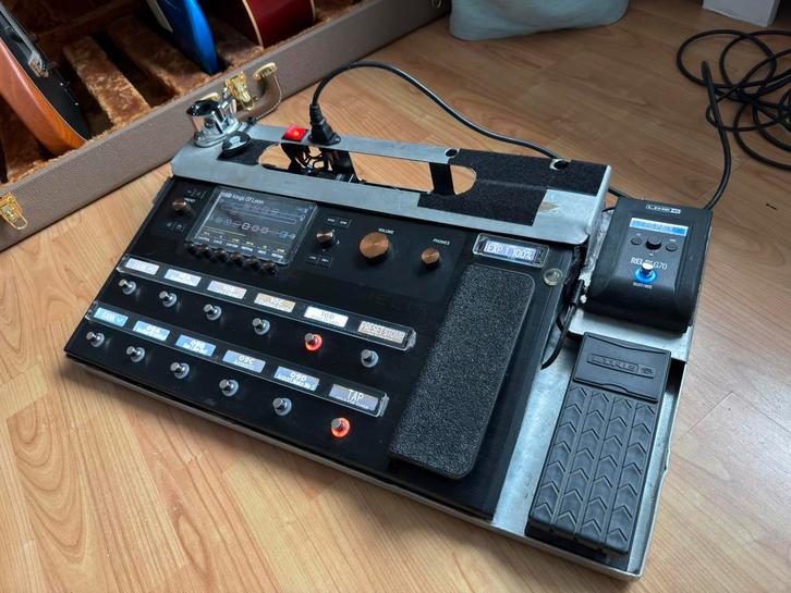 Line 6 Helix Floor. Met custom effect bord. Vaste prijs., Musique & Instruments, Effets, Utilisé, Enlèvement