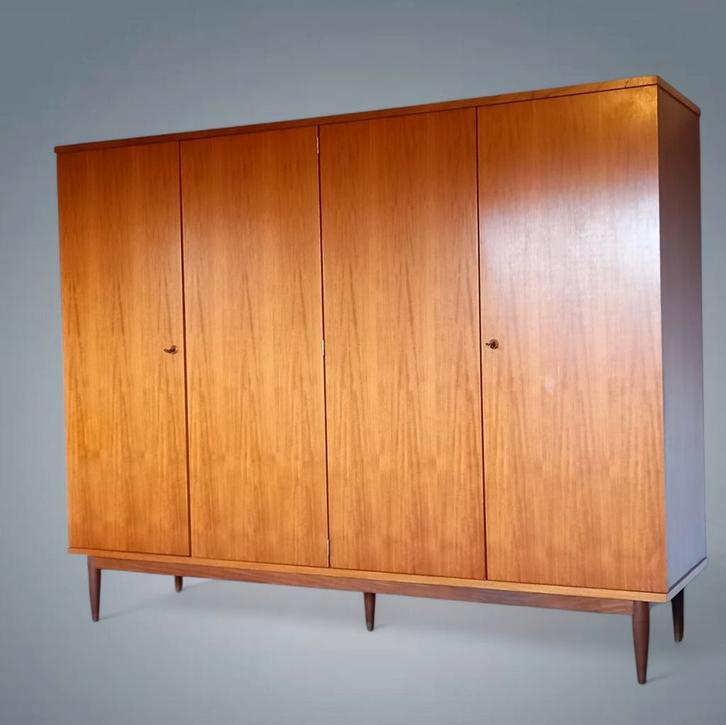 Garde-robe Vintage Highboard Oswald Vermaercke V-form 1960's, Huis en Inrichting, Woonaccessoires | Overige, Ophalen