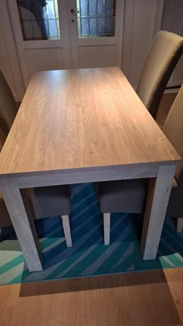 Eet tafel, 1m50 lengte, breedte 80cm beschikbaar voor biedingen