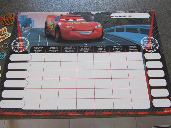 Cars beloningsbord magneet met magneet figuurtjes, Enfants & Bébés, Jouets | Autre, Utilisé, Garçon ou Fille, Enlèvement ou Envoi