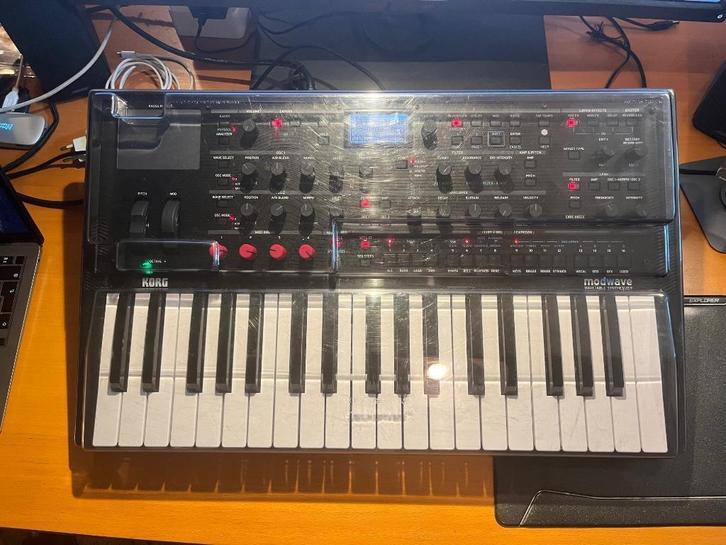 Korg Modwave +Glass Protect GARANTIE 6 mei 2026, Muziek en Instrumenten, Synthesizers, Zo goed als nieuw, Overige aantallen, Korg