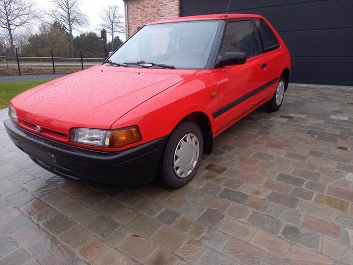 Voiture ancienne à essence Mazda 323 BJ 92, Autos, Mazda, Particulier, Radio, Essence, Enlèvement
