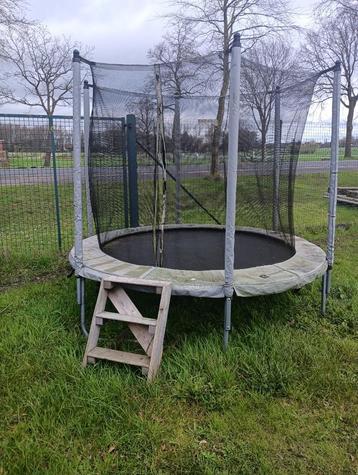 Trampoline domyos essential 240. Met houten trapje. beschikbaar voor biedingen