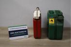 Set van 2 Vintage Metalen Jerrycans (1 Groen & 1 Rood), Ophalen of Verzenden