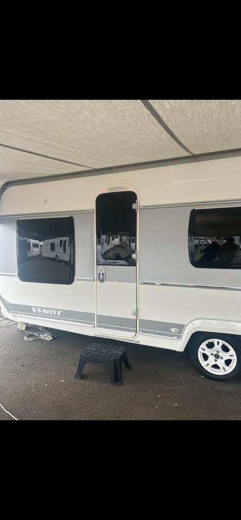 Caravane fendt platine 700, Caravans en Kamperen, Caravans, tot en met 2, Fendt, 7 tot 8 meter, Douche, Ophalen