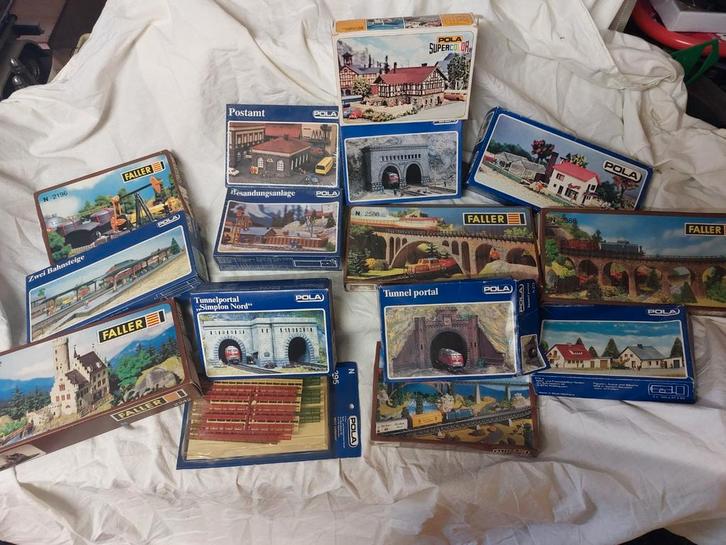 N spoor......totaal best wel veel. Bieden mag., Hobby en Vrije tijd, Modeltreinen | N-Spoor, Gebruikt, Ophalen