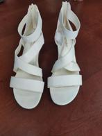 P38 witte open schoenen, Kleding | Dames, Schoenen, Sandalen of Muiltjes, Ophalen of Verzenden, Wit, Zo goed als nieuw