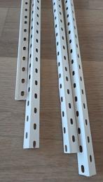 coins en plastique pour murs