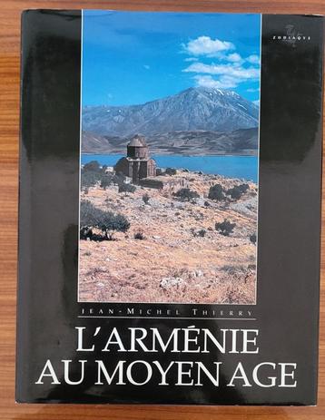 L'Arménie au Moyen-Âge. Zodiaque, Enlèvement ou Envoi, Utilisé, Style ou Courant