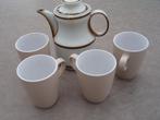Theekan en 4 tassen, Huis en Inrichting, Ophalen of Verzenden, Nieuw, Aardewerk