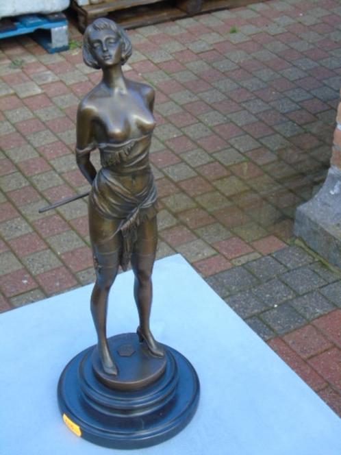 Een vrouwelijke dominatrix met naakte borsten in brons, gesi, Antiek en Kunst, Antiek | Brons en Koper, Brons, Ophalen