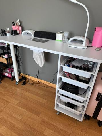 Nageltafel met afzuiging, Enlèvement