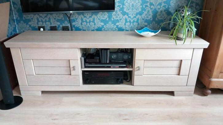 Massief houten TVmeubel, Huis en Inrichting, Kasten |Televisiemeubels, Zo goed als nieuw, Ophalen