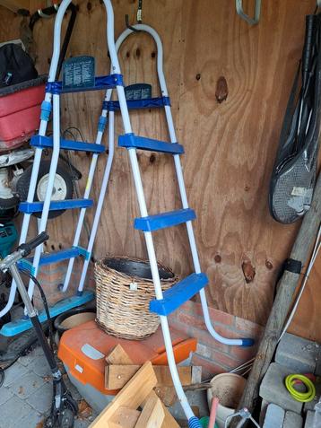 Zwembadtrap beschikbaar voor biedingen
