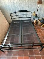 Tweepersoonsbed met propere matras, Huis en Inrichting, Ophalen, Zo goed als nieuw