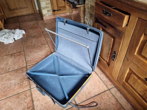 Samsonite Reiskoffer, Handtassen en Accessoires, Koffers, Gebruikt, Hard kunststof, 60 tot 70 cm, 55 cm of meer, Slot, Wieltjes