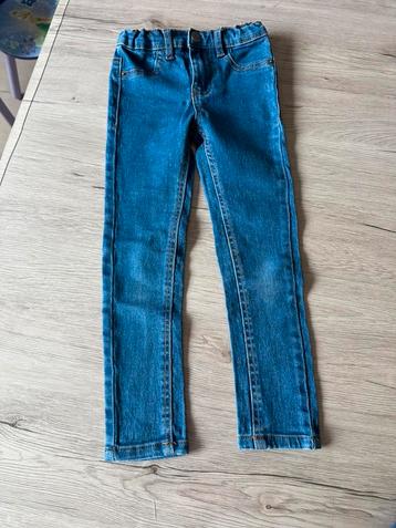 Meisjesjeans taille 116 beschikbaar voor biedingen