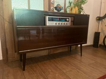 Radio-meubel Grundig beschikbaar voor biedingen