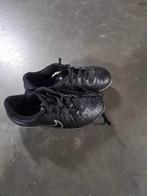 Nike voetbalschoenen mt 33,5, Enlèvement ou Envoi, Utilisé, Chaussures, Taille S