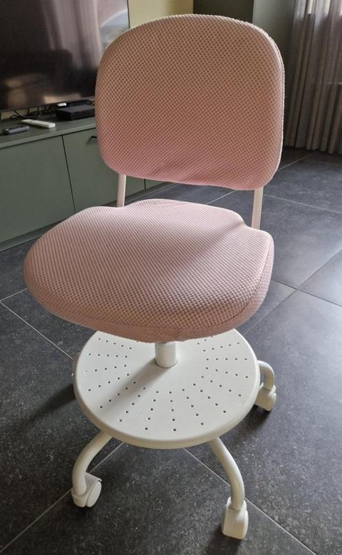 Ikea kinderbureaustoel ( Vimund) met plateau voor de voeten, Kinderen en Baby's, Kinderkamer | Inrichting en Decoratie, Zo goed als nieuw