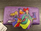 Nieuwe Disney Parcs x Loungefly x Hocus Pocus portemonnee, Ophalen of Verzenden, Nieuw, Paars, Overige merken