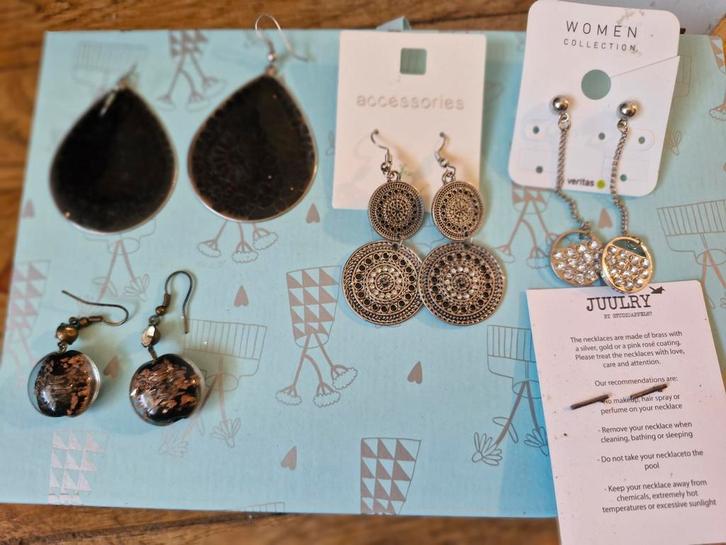 Set van 5 paar oorbellen (accessoire, woman), Handtassen en Accessoires, Oorbellen, Zo goed als nieuw, Ophalen of Verzenden