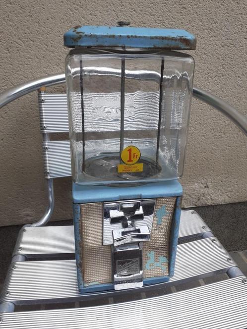 Kauwgom automaat model 60 inworp 1 FR met extra geld, Verzamelen, Automaten | Gokkasten en Fruitautomaten, Gebruikt, Overige munten