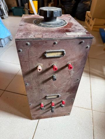 Oude transformator beschikbaar voor biedingen