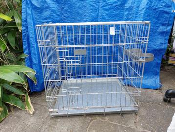 Hondenbench met houder voor voer- en drinkbakken –62x55x62cm beschikbaar voor biedingen