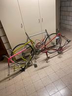 Lot stalen koersfietsen, Ophalen