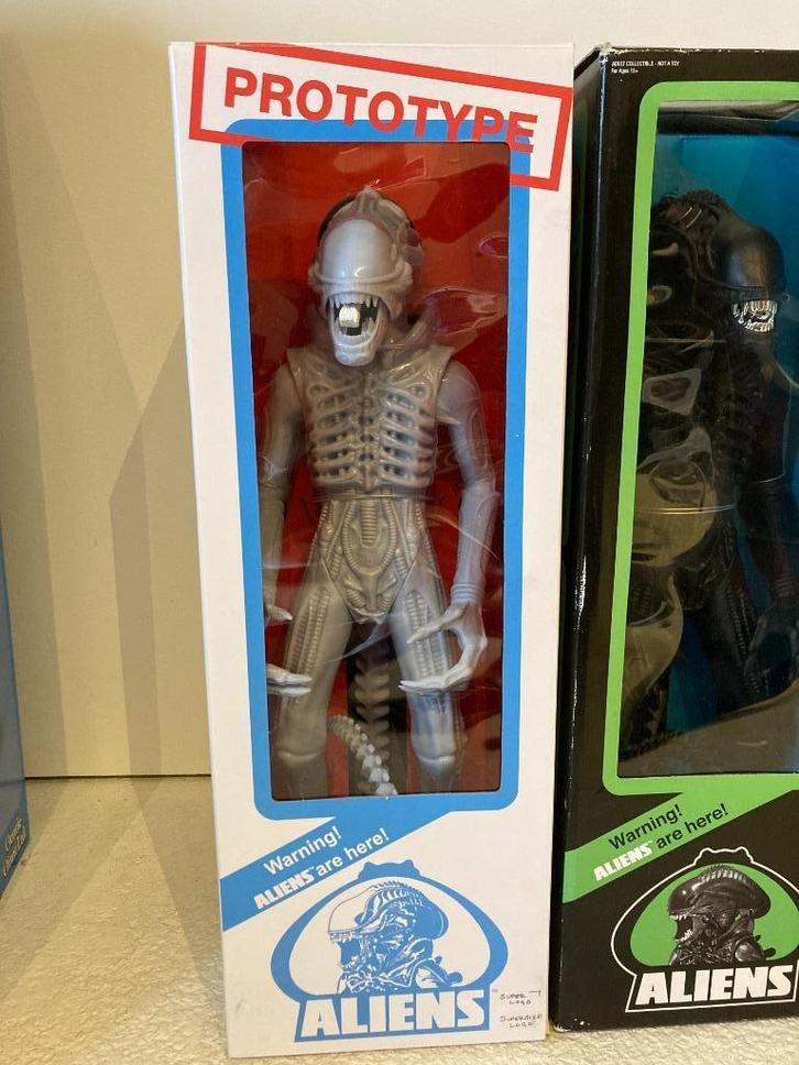 Gearticuleerde alien 45 cm - Prototype - nieuw in doos Super, Verzamelen, Beelden en Beeldjes, Nieuw, Fantasy, Ophalen of Verzenden