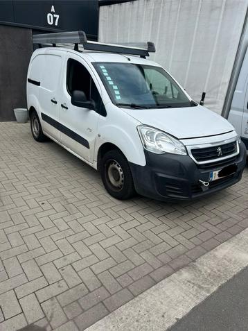 Peugeot partner 1.6i benzine 2017 3pl airco motorschade !!! beschikbaar voor biedingen