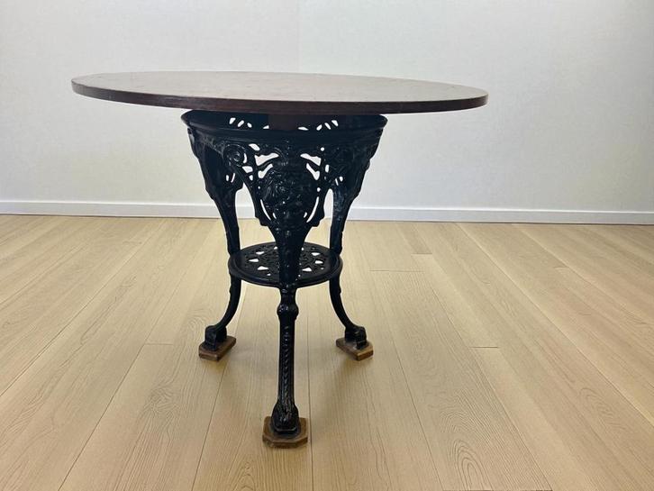 vintage Franse ronde bistro tafel met gietjizeren frame, Antiek en Kunst, Curiosa en Brocante, Ophalen of Verzenden