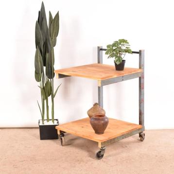 Industriële bijzettafel, keukentrolley, koffietafel, trolley beschikbaar voor biedingen