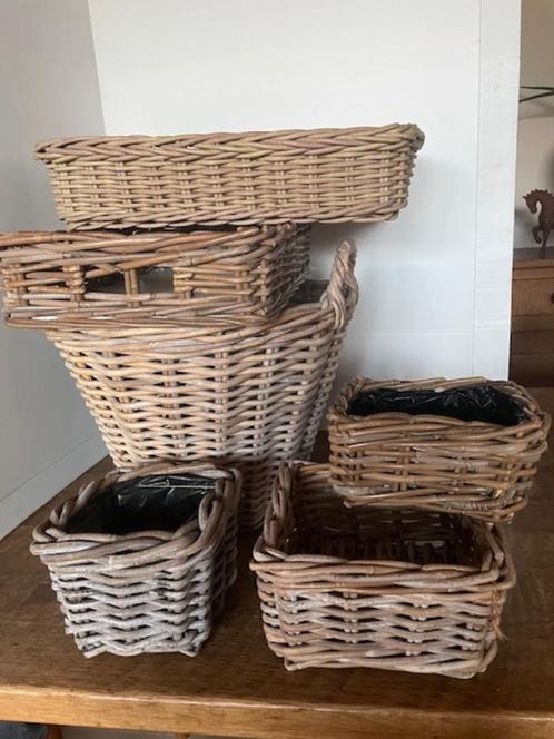 manden in bamboe, Huis en Inrichting, Woonaccessoires | Schalen en Manden, Zo goed als nieuw, Mand, Vierkant, Ophalen of Verzenden