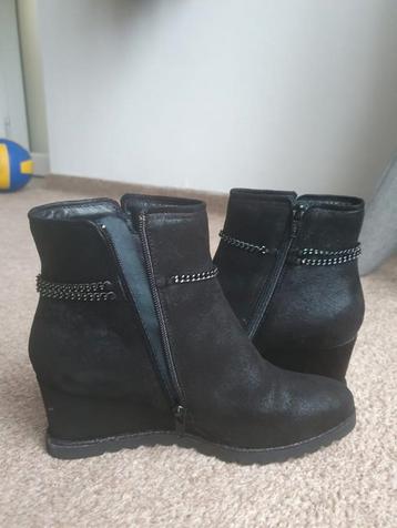 Dames hoge schoenen maat 38  beschikbaar voor biedingen
